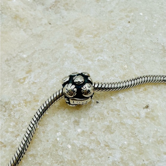 EUC Pandora 791039 Sterling Silver Love & Family Charm - Picture 6 of 12